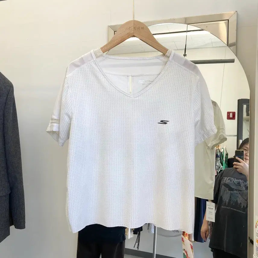 [BUNJANG] Skechers Short Sleeve T-Shirt Size S / 스케쳐스 반팔 티셔츠 S(90) Skechers T shirt