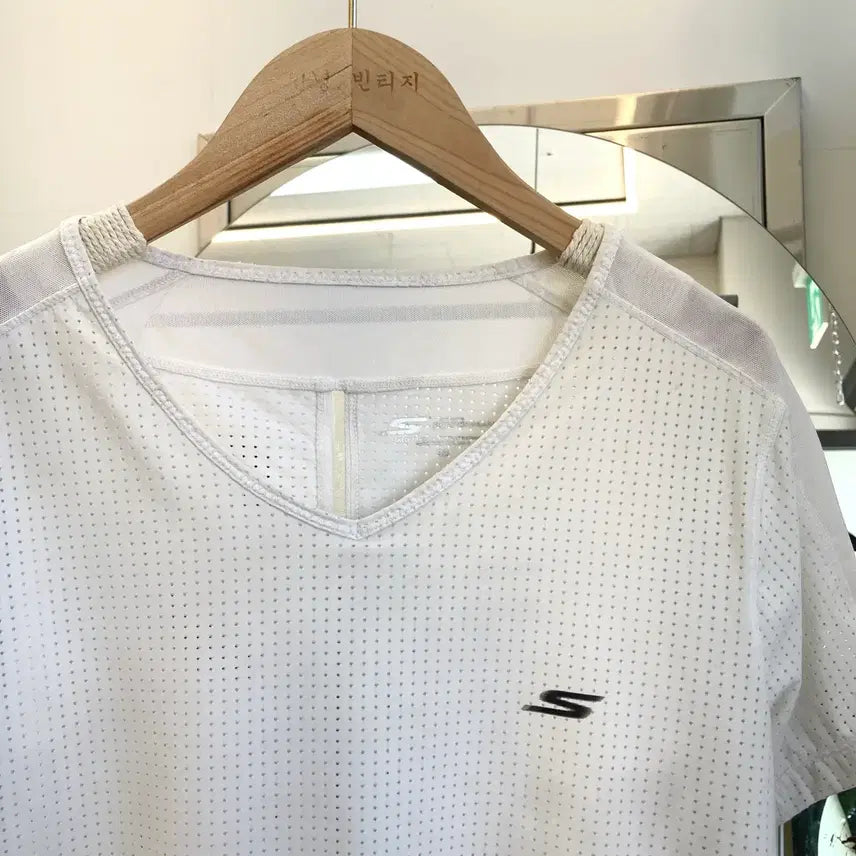 [BUNJANG] Skechers Short Sleeve T-Shirt Size S / 스케쳐스 반팔 티셔츠 S(90) Skechers T shirt