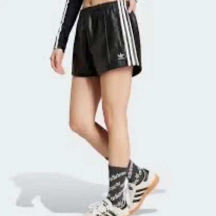 [BUNJANG] Adidas Leather Shorts / [택포] [M] 아디다스 레더 쇼츠 반바지