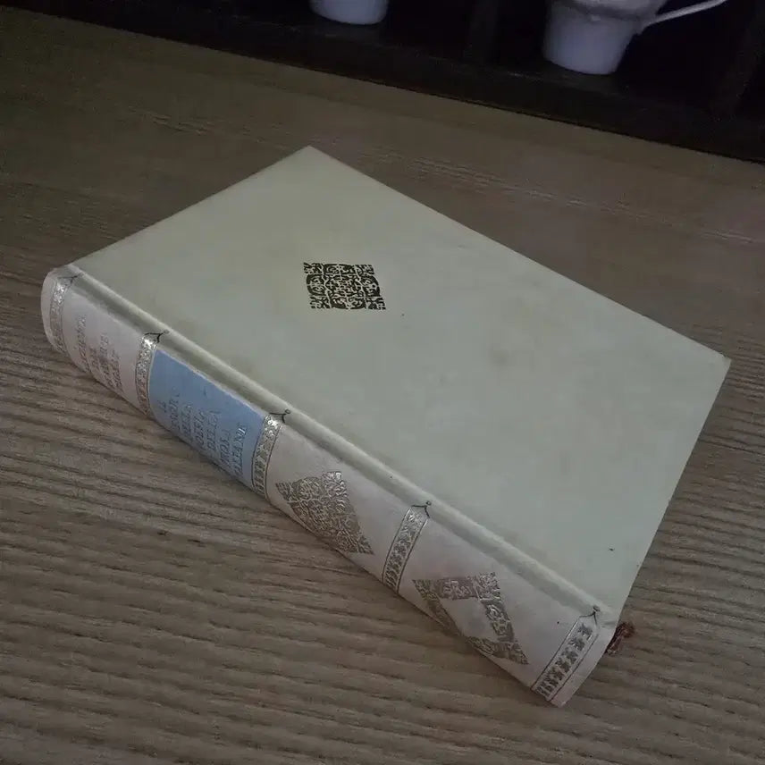 [BUNJANG] Vintage Antique Book Set (4 Volumes) / 빈티지 앤틱 책 서적 4권 세트가격