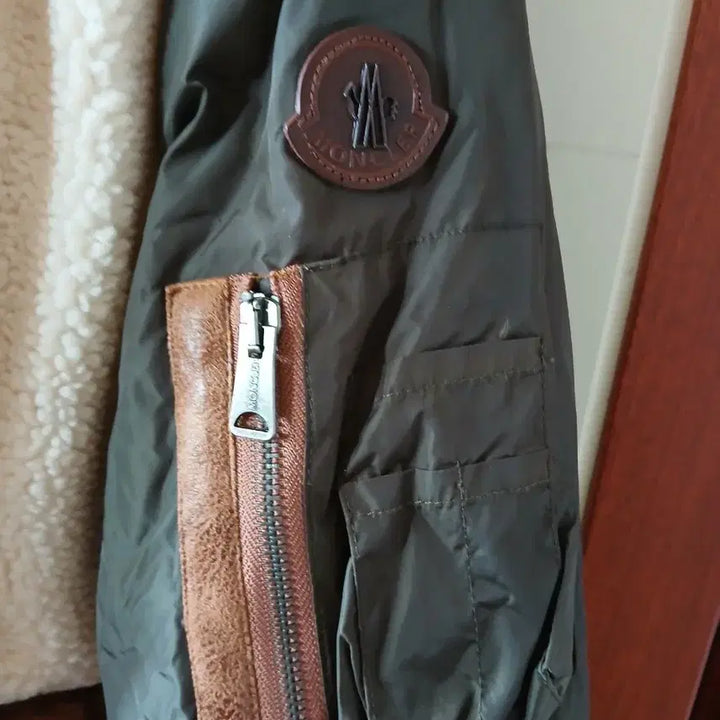 [BUNJANG] Moncler Style Wool/Leather Patch Jumper / 몽클레어 스타일 양털/가죽 패치 점퍼