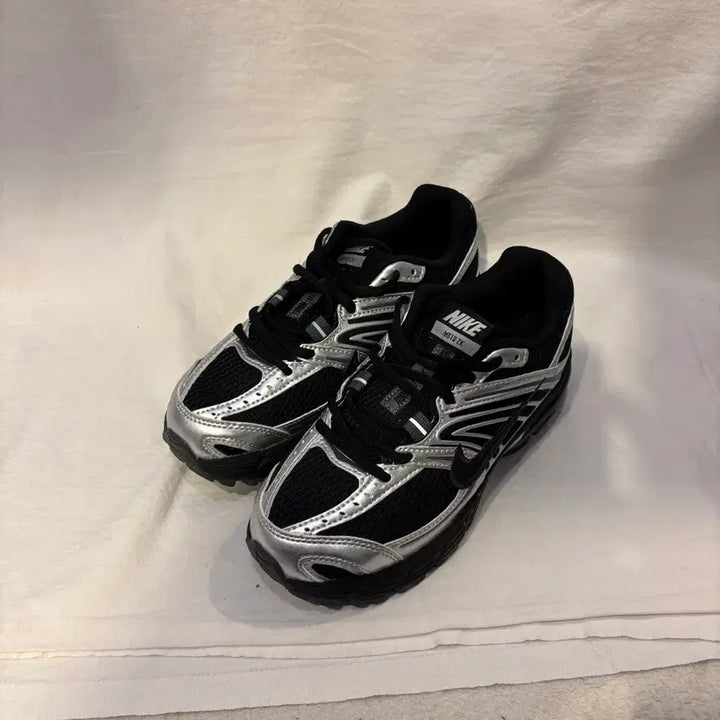 [BUNJANG] Nike Air Max Moto 2K Shoes / 나이키 에어맥스 모토2k