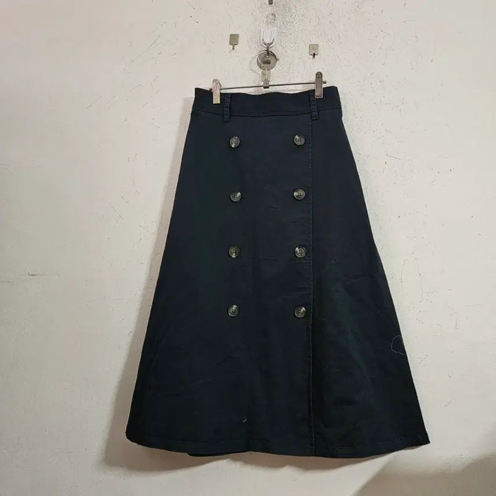 [BUNJANG] Black Button A-Line Skirt / 블랙 버튼 A라인 스커트