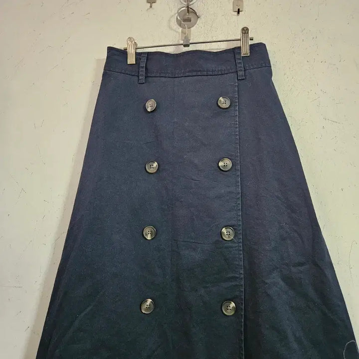 [BUNJANG] Black Button A-Line Skirt / 블랙 버튼 A라인 스커트