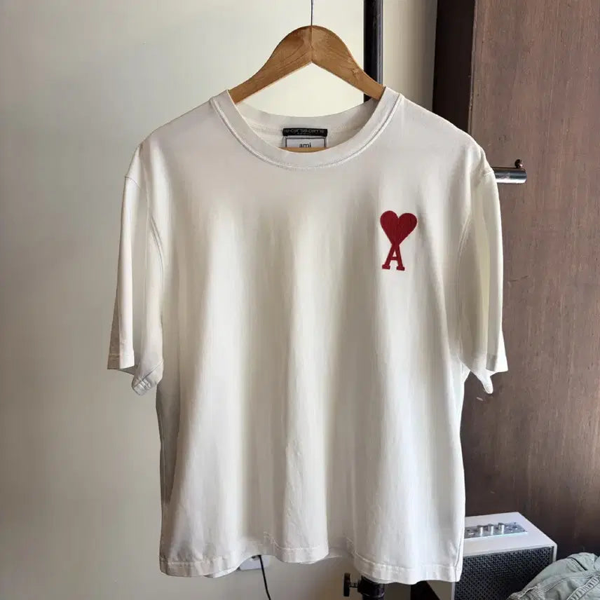 [BUNJANG] BTS Army White Big Heart T-Shirt / 16902 - 아미 화이트 빅하트 반팔 티셔츠
