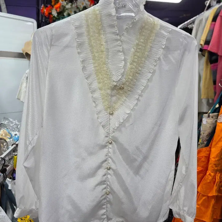 [BUNJANG] VinPalace Vintage Style White Frill Blouse (M) / 화이트 프릴 블라우스 빈티지 스타일(m)