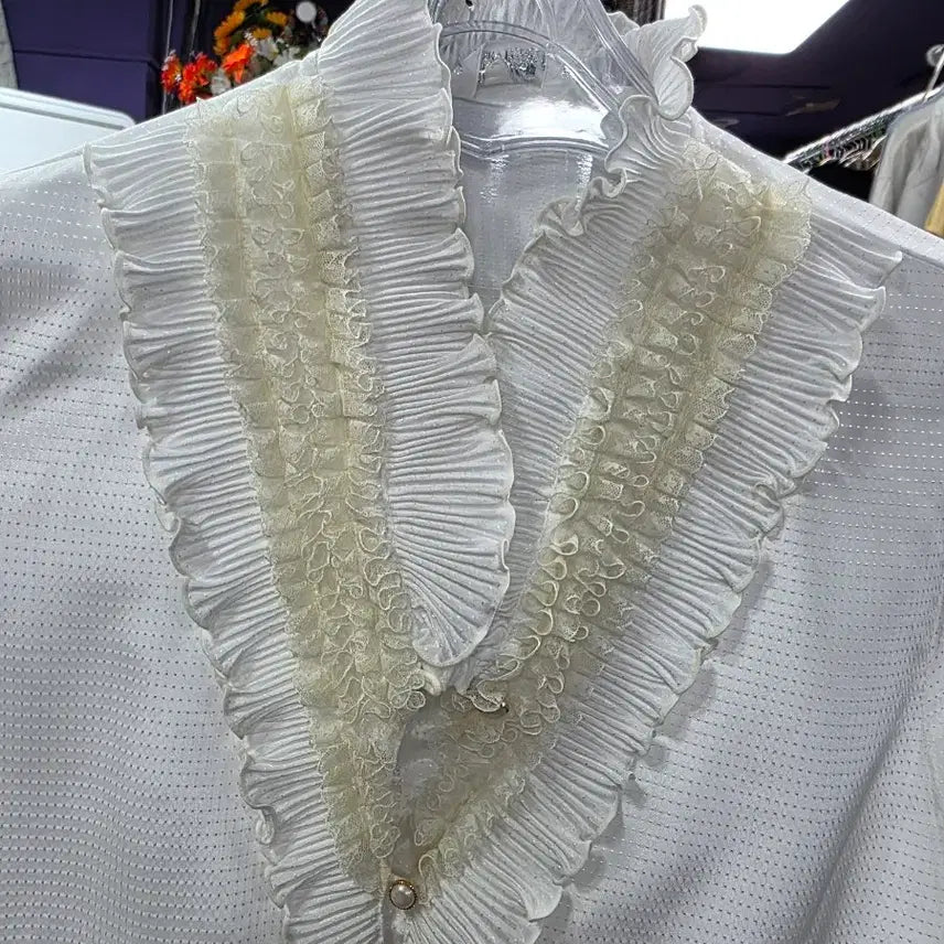 [BUNJANG] VinPalace Vintage Style White Frill Blouse (M) / 화이트 프릴 블라우스 빈티지 스타일(m)