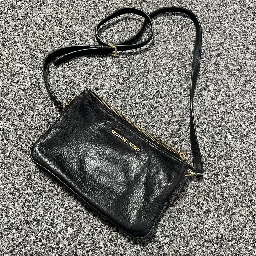 [BUNJANG] Michael Kors Black Leather Crossbody Bag / 마이클코어스 블랙 가죽 크로스백