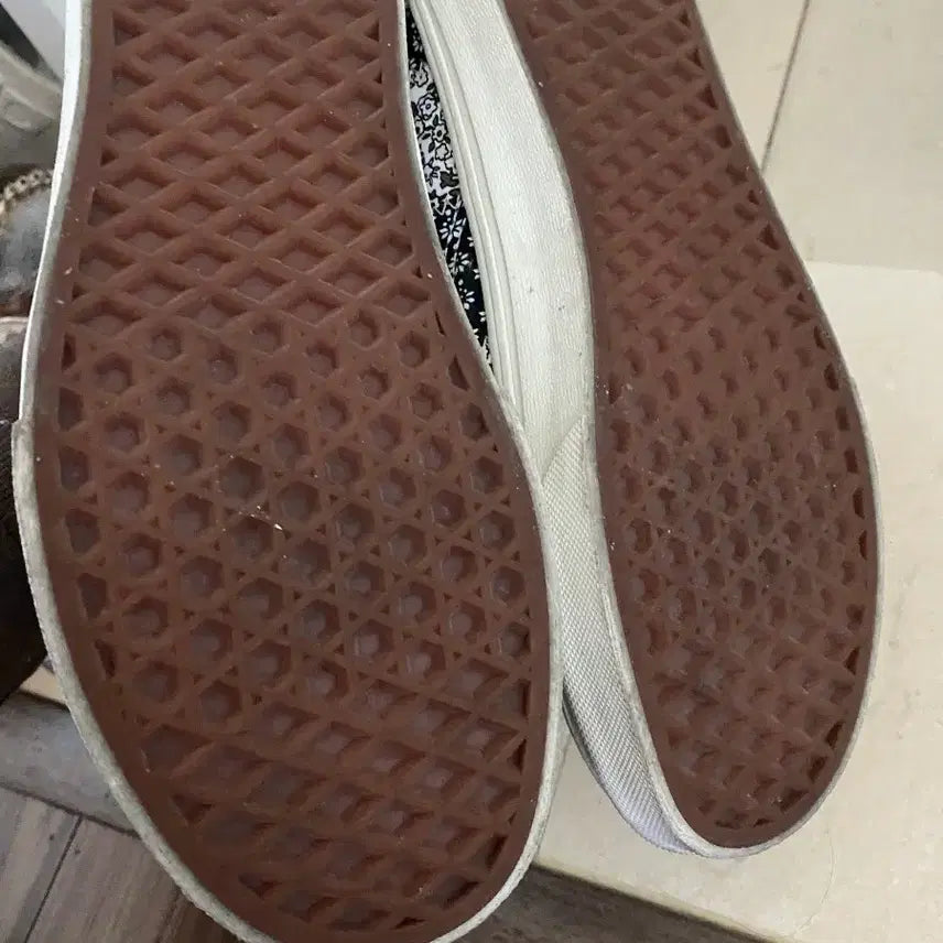 [BUNJANG] Vans Old Skool Flower Pattern Sneakers / 반스 올드스쿨 플라워 패턴 스니커즈