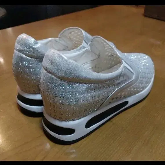 [BUNJANG] Schnell Silver Glitter Height-Increasing Slip-on Shoes / 슈넬 실버 글리터 키높이 슬리온 슈즈