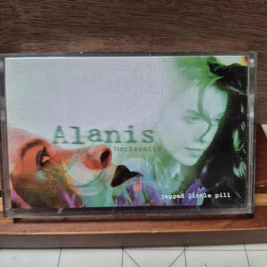 [BUNJANG] Alanis Morissette Jagged Little Pill Cassette Tape / 알라니스 모리셋 Jagged Little Pill 카세트테이프