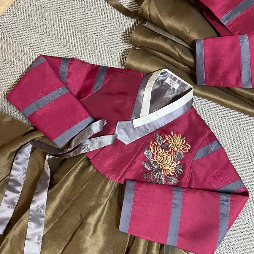 [BUNJANG] Hanbok Set (Jeogori and Skirt) / 55 66 77사이즈 한복세트
