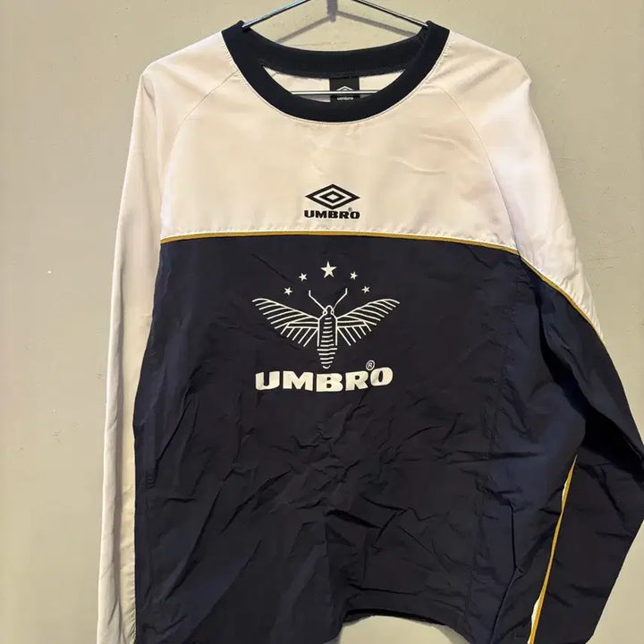 [BUNJANG] Umbro Authentic Nylon Sweatshirt / 엄브로 정품 나일론맨투맨