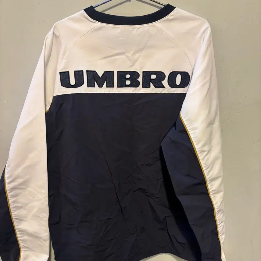 [BUNJANG] Umbro Authentic Nylon Sweatshirt / 엄브로 정품 나일론맨투맨