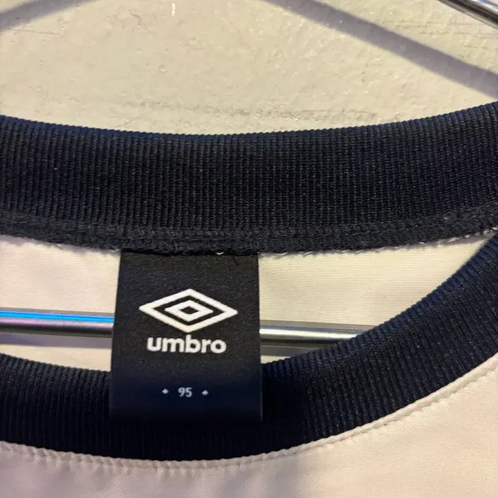 [BUNJANG] Umbro Authentic Nylon Sweatshirt / 엄브로 정품 나일론맨투맨