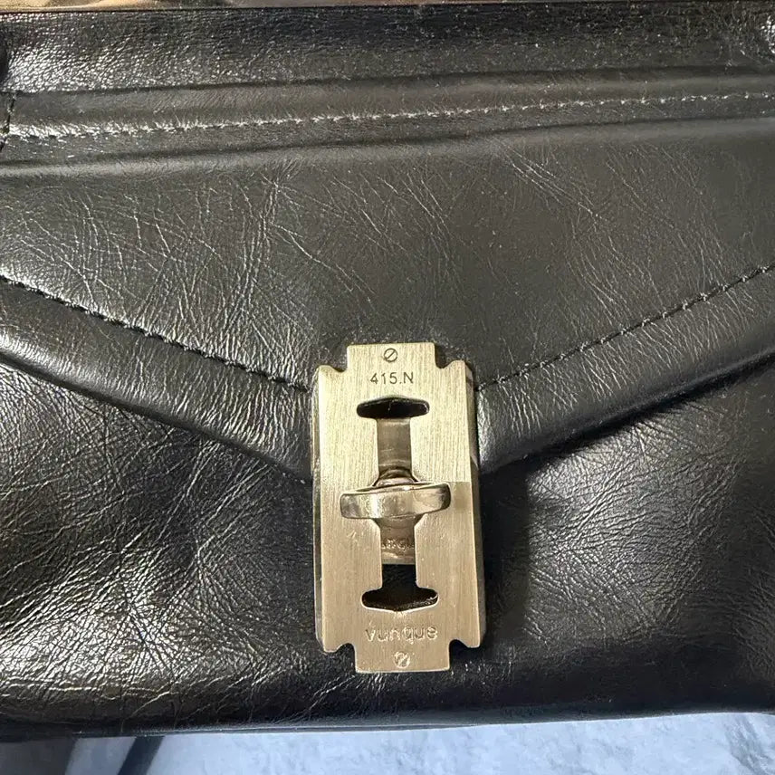 [BUNJANG] Vunque Okam Two Cargo Frame Shoulder Bag / 분크 오캄 두 카고 프레임 숄더백