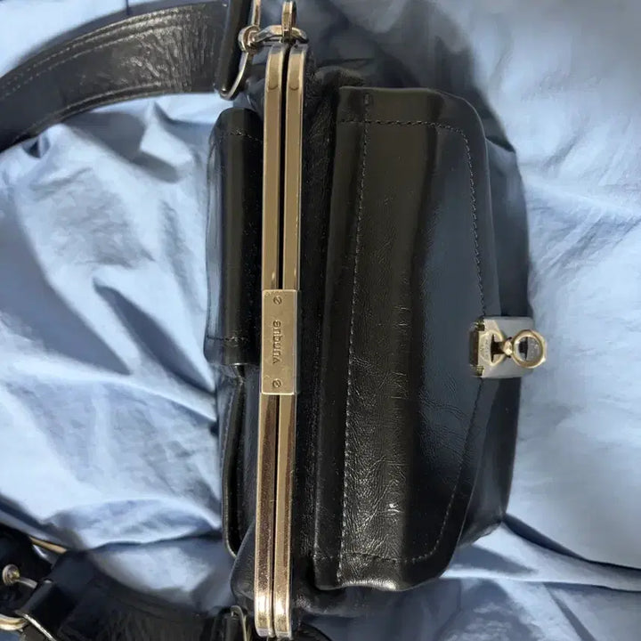 [BUNJANG] Vunque Okam Two Cargo Frame Shoulder Bag / 분크 오캄 두 카고 프레임 숄더백