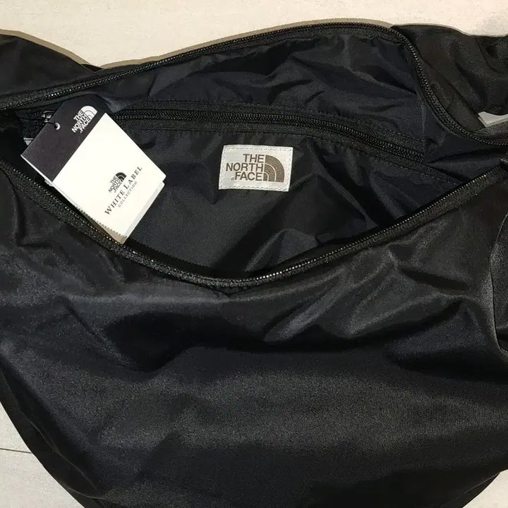 [BUNJANG] The North Face Whitelaebl Wrinkle Shoulder Bag Black / 노스페이스 화이트라벨 링클 숄더백 블랙