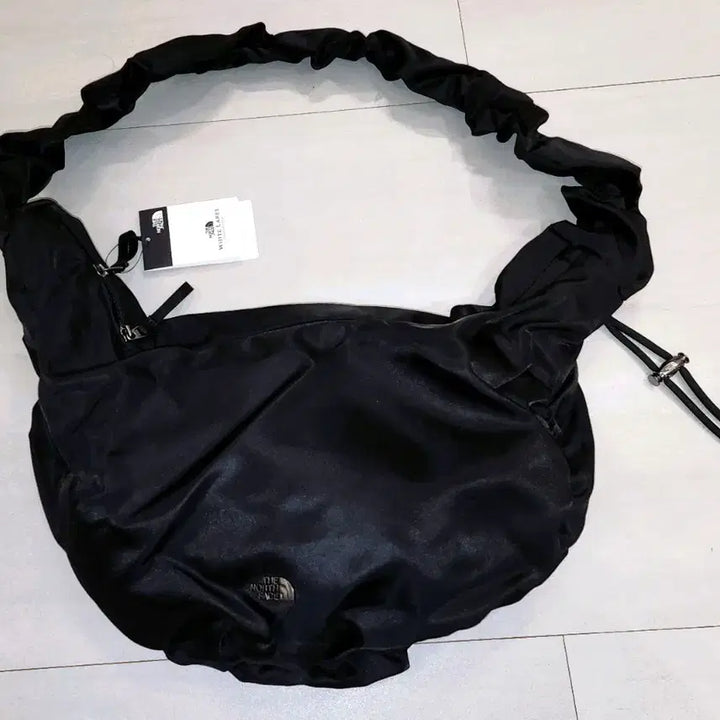 [BUNJANG] The North Face Whitelaebl Wrinkle Shoulder Bag Black / 노스페이스 화이트라벨 링클 숄더백 블랙