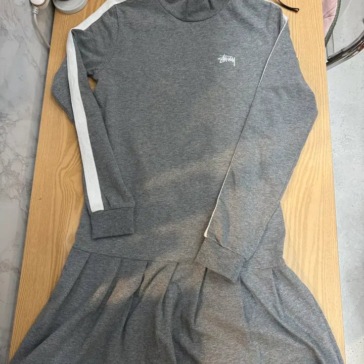 [BUNJANG] Stussy Turtleneck Flare Dress (Gray) / Stussy 스투시 터틀넥 플레어 원피스 (그레이)