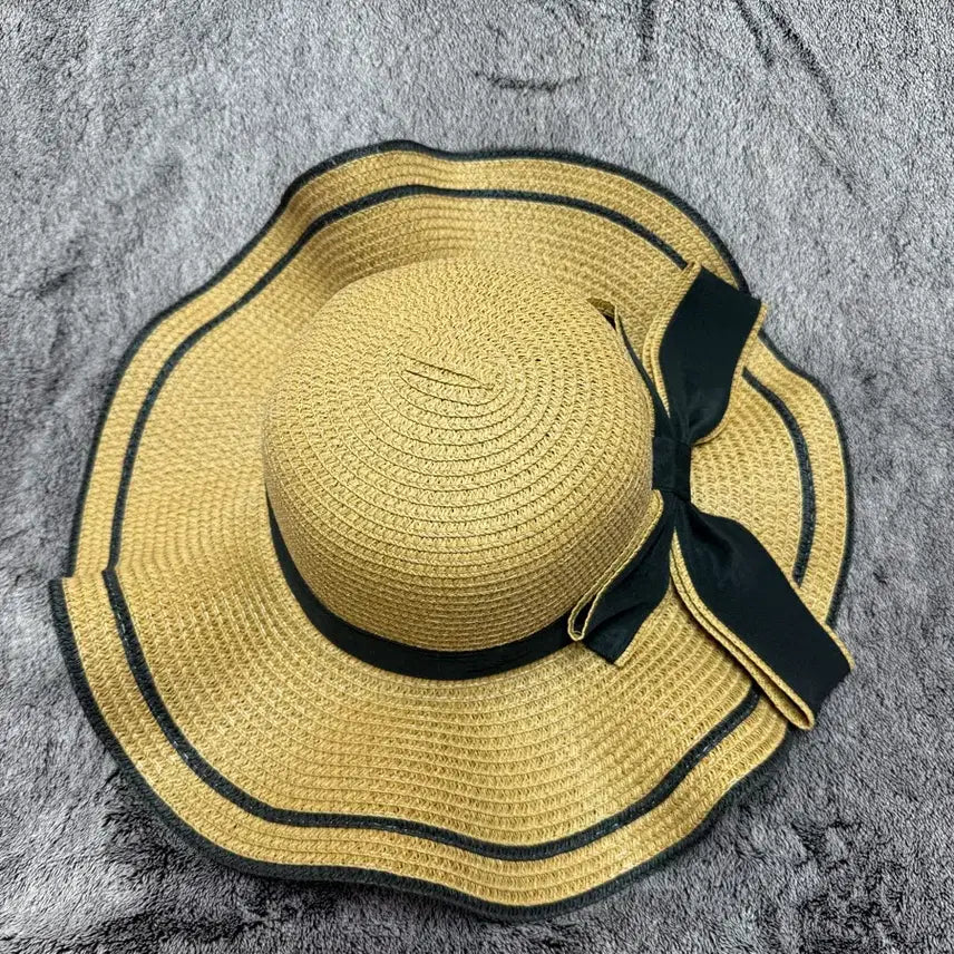 [BUNJANG] Wide Brim Summer Beach Hat with Ribbon Accent / 여름 비치모자-미사용