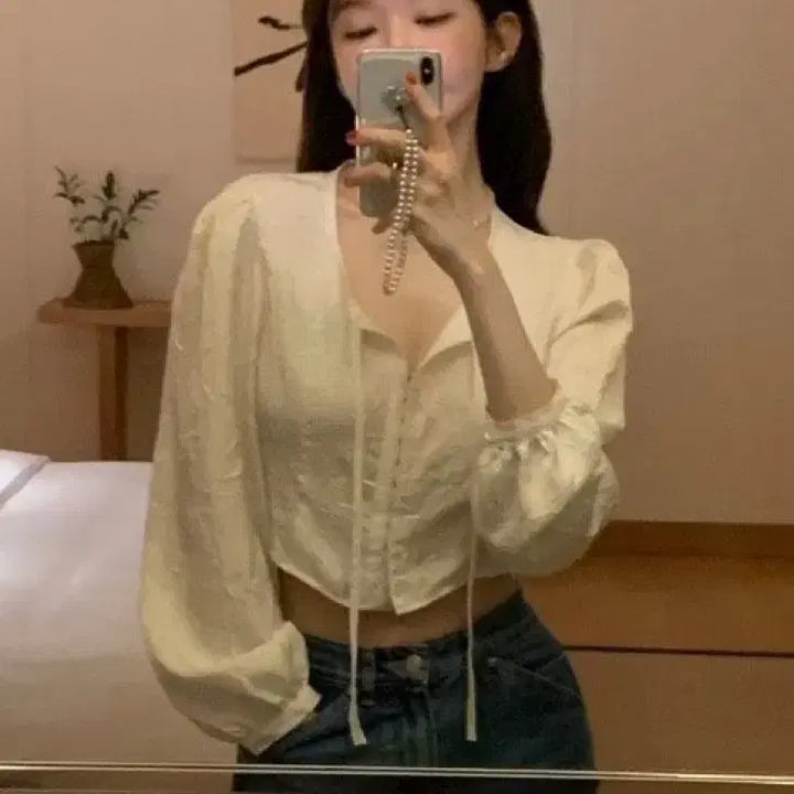 [BUNJANG] Avie Mua Jacquard Satin Tie Blouse (Black) / 아비에무아 자카드새틴 타이 블라우스 (블랙)
