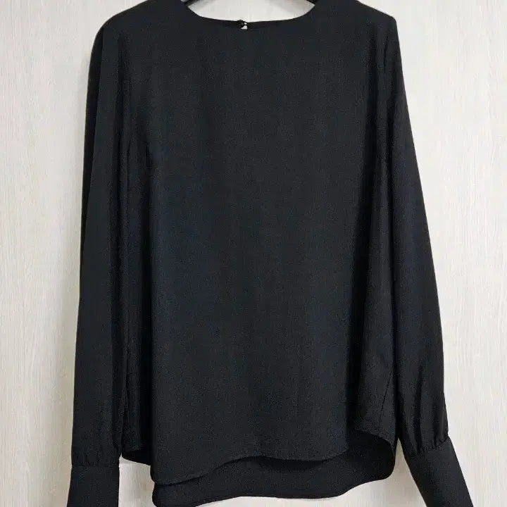 [BUNJANG] Mio Black Basic Long Sleeve Blouse Size M / 미쏘 블랙 기본 긴팔 블라우스 M 하객룩 추천