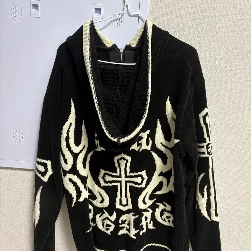 [BUNJANG] Black Cross Pattern Hooded Knit Zip-Up / 블랙 십자가 패턴 후드집업 니트