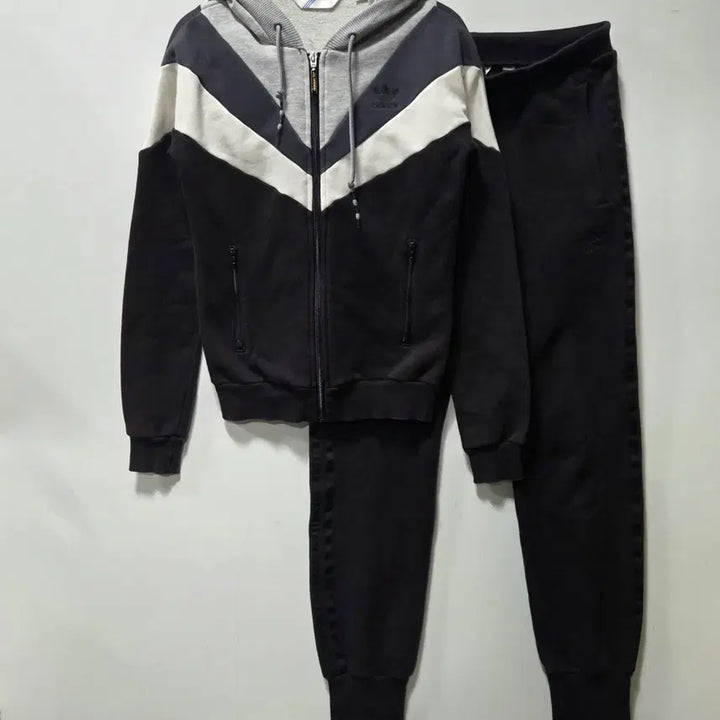 [BUNJANG] Adidas Logo Color-Block Hooded Zip-Up Set / 아디다스 로고 집 배색 후드 집업 셋업 85 26050820