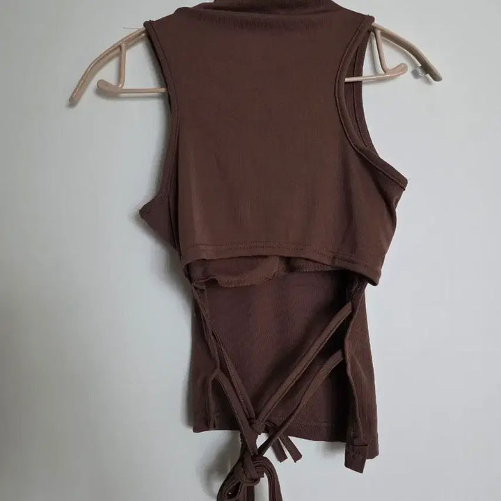 [BUNJANG] Brown Half-Neck Sleeveless Bralette / 하프넥 브라운 슬리브리스 브라탑