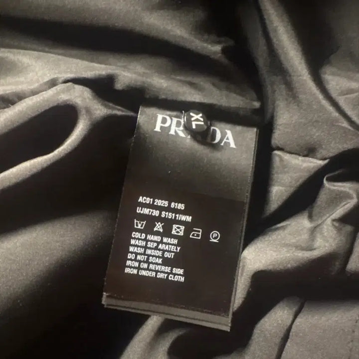[BUNJANG] Prada Windbreaker Jacket Black XL / 프라다 바람막이 XL