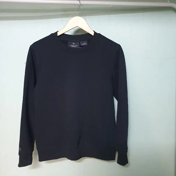 [BUNJANG] Calvin Klein Sweatshirt Black Size L (Recommended 90-95) / 캘빈클라인 맨투맨 90~95