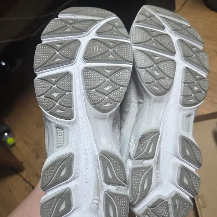 [BUNJANG] Asics Gel NYC Sneakers (280mm) / 아식스 젤 nyc 280mm 팝니다