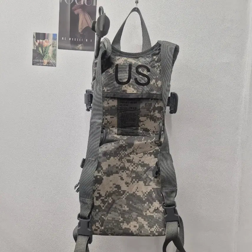 [BUNJANG] BAE SYSTEMS SDS OF PA INC. US Military Digital Camo Hydration Pack / 미군 디지털 카모 패턴의 하이드레이션 백이에요야외 활동 시 수분 보충에