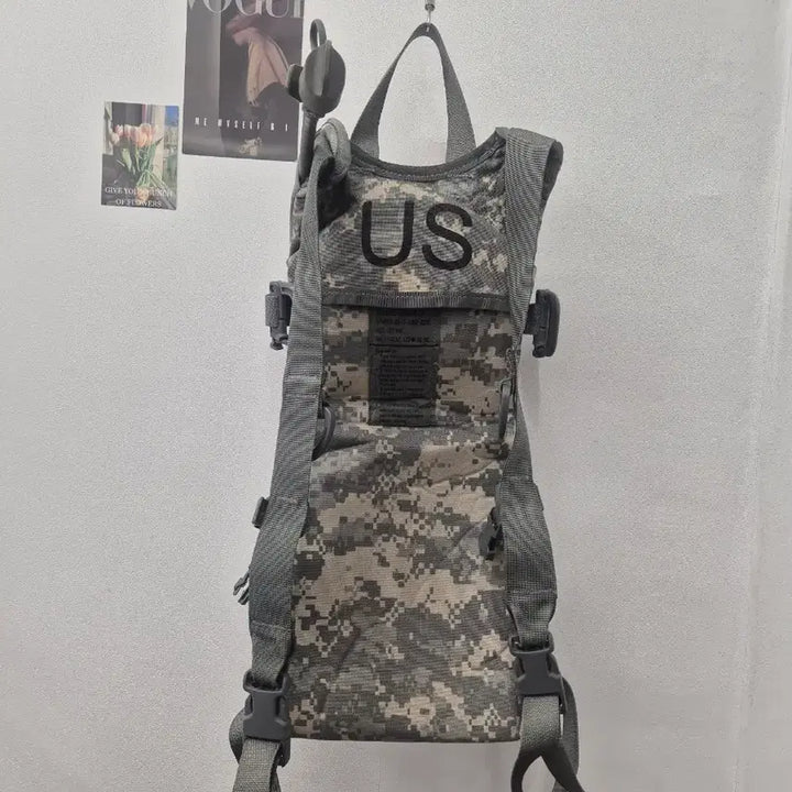 [BUNJANG] BAE SYSTEMS SDS OF PA INC. US Military Digital Camo Hydration Pack / 미군 디지털 카모 패턴의 하이드레이션 백이에요야외 활동 시 수분 보충에