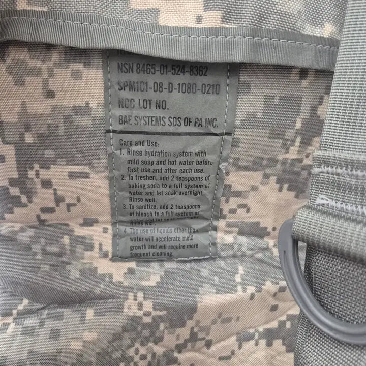 [BUNJANG] BAE SYSTEMS SDS OF PA INC. US Military Digital Camo Hydration Pack / 미군 디지털 카모 패턴의 하이드레이션 백이에요야외 활동 시 수분 보충에