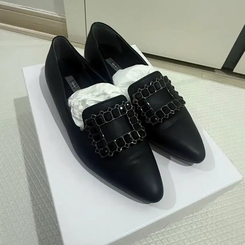 [SOLD OUT] 베라왕 플랫슈즈 240 (새상품)