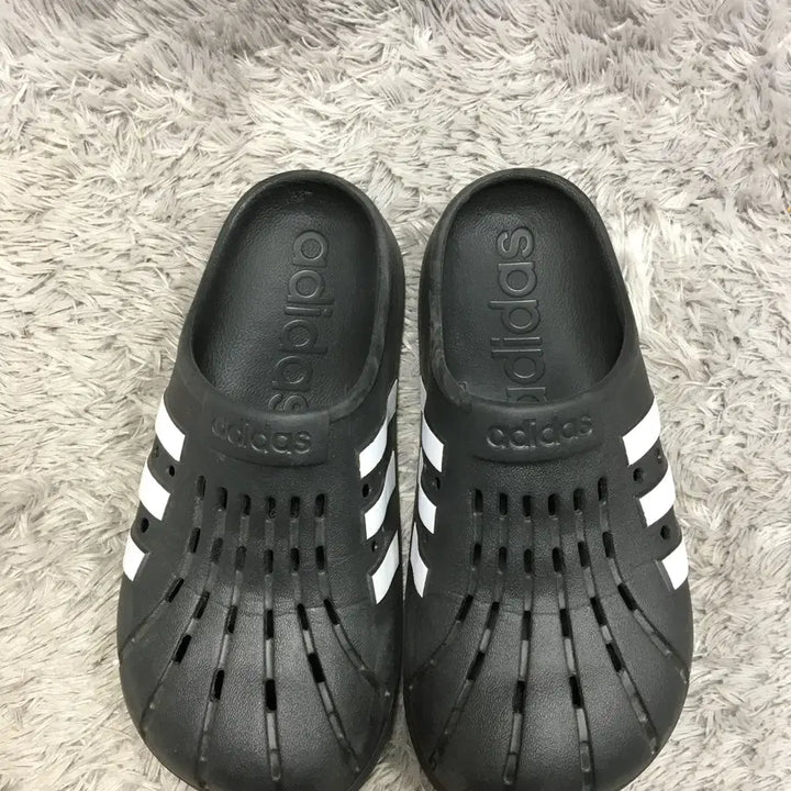 [SOLD OUT] 아디다스 뮬 샌들 슬리퍼 240