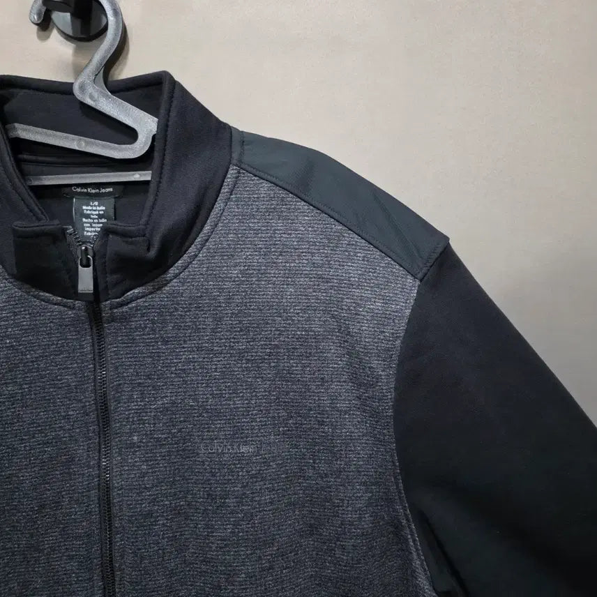 [BUNJANG] Calvin Klein Zip-Up Jacket / 캘빈클라인 집업