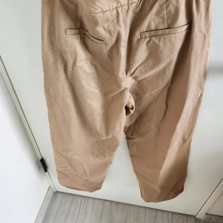 [BUNJANG] 1901 Beige Button Detail Trousers / 1901 베이지색 버튼 장식 바지
