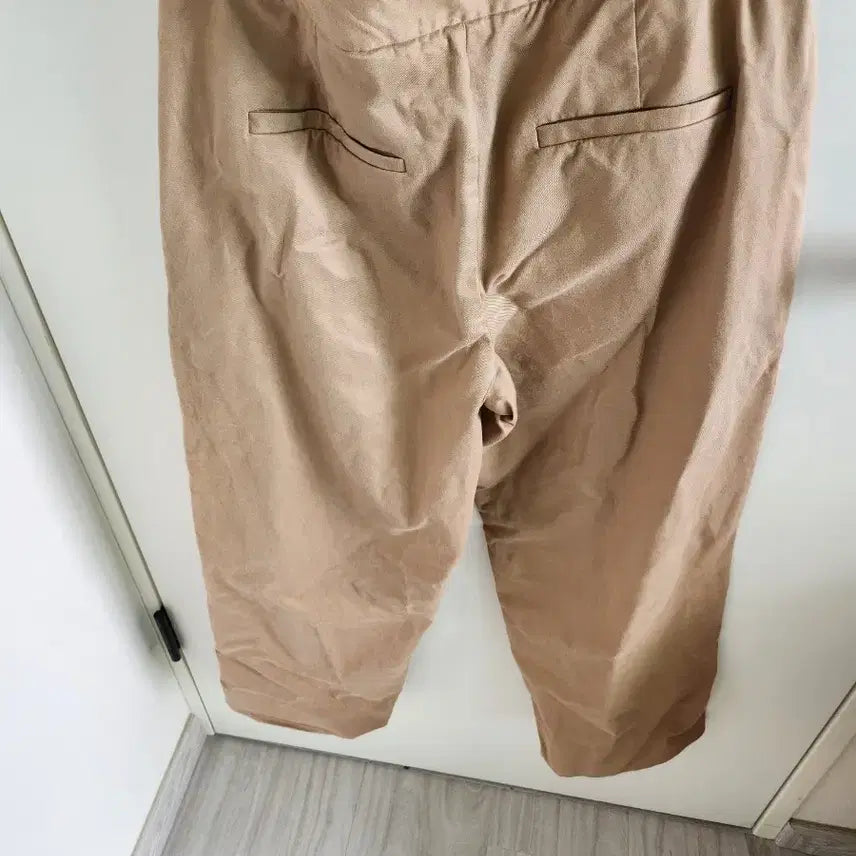 [BUNJANG] 1901 Beige Button Detail Trousers / 1901 베이지색 버튼 장식 바지
