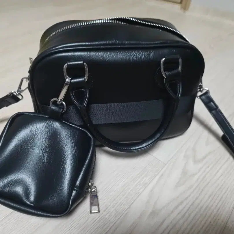 [BUNJANG] Anti-Theft Crossbody Bag with Pouch Set / 도난방지 크로스백 + 파우치 세트