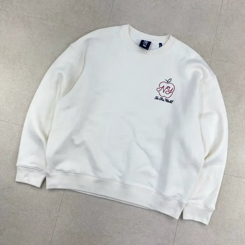 [BUNJANG] Kith New York Embroidered Logo Crewneck Sweatshirt (Size 105) / 키스 kith 뉴욕 자수 로고 크루넥 맨투맨 (105)