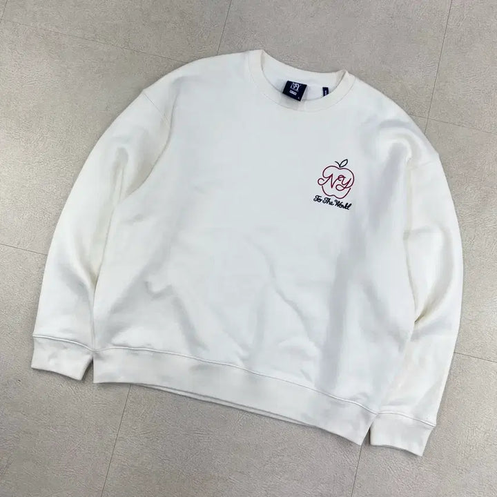 [BUNJANG] Kith New York Embroidered Logo Crewneck Sweatshirt (Size 105) / 키스 kith 뉴욕 자수 로고 크루넥 맨투맨 (105)
