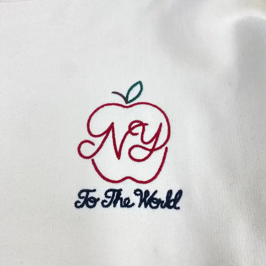 [BUNJANG] Kith New York Embroidered Logo Crewneck Sweatshirt (Size 105) / 키스 kith 뉴욕 자수 로고 크루넥 맨투맨 (105)