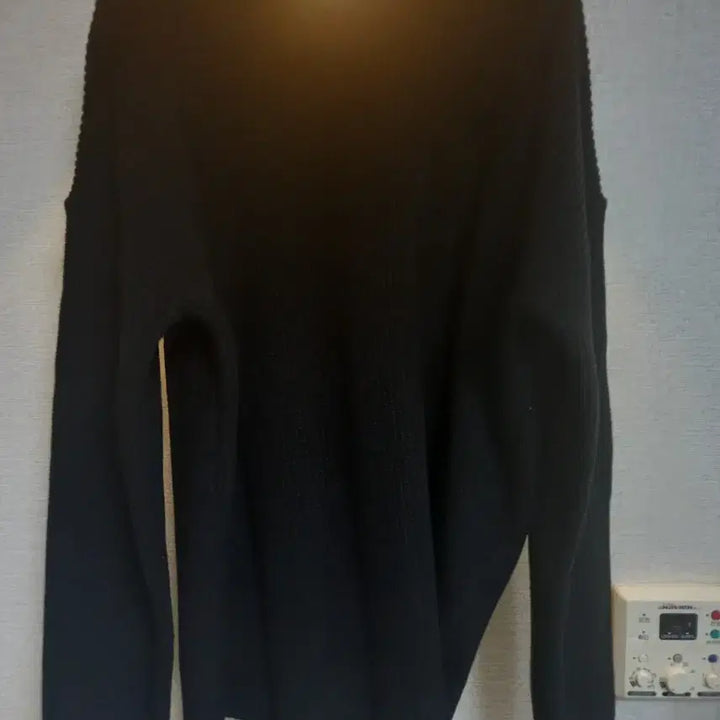 [BUNJANG] Blond9 Crewneck Ribbed Knit Sweater Black Medium / 블론드나인 크루넥 리브 니트 스웨터 블랙 미디움