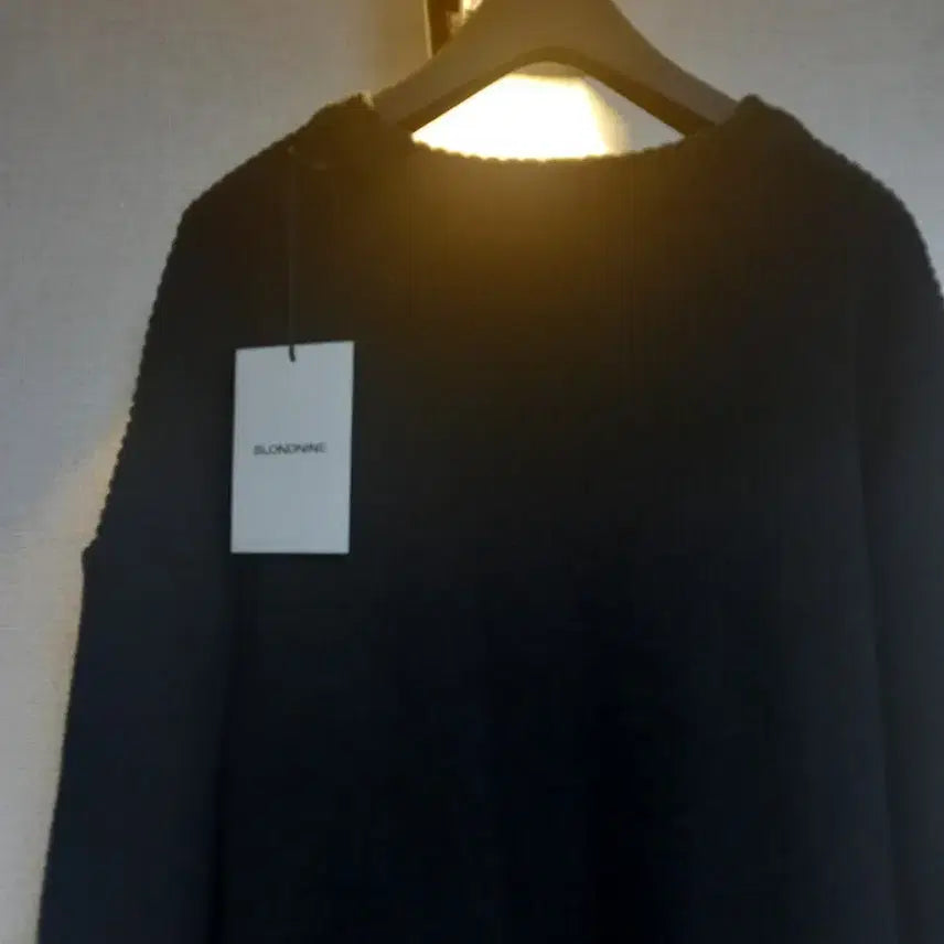 [BUNJANG] Blond9 Crewneck Ribbed Knit Sweater Black Medium / 블론드나인 크루넥 리브 니트 스웨터 블랙 미디움