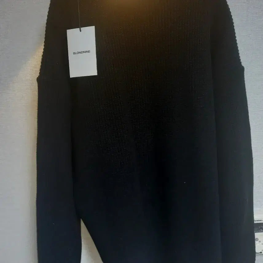 [BUNJANG] Blond9 Crewneck Ribbed Knit Sweater Black Medium / 블론드나인 크루넥 리브 니트 스웨터 블랙 미디움