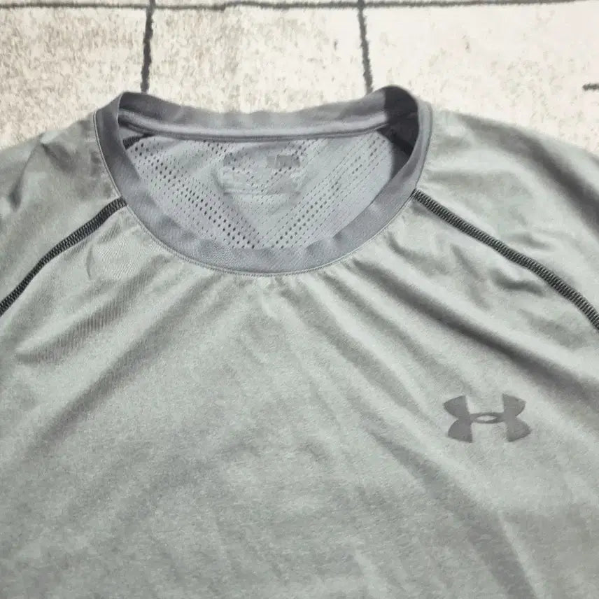 [BUNJANG] Under Armour Functional Short Sleeve Running T-Shirt Deep Gray Size L / 언더아머 기능성 반팔 러닝 런닝 딥그레이 사이즈 100 L