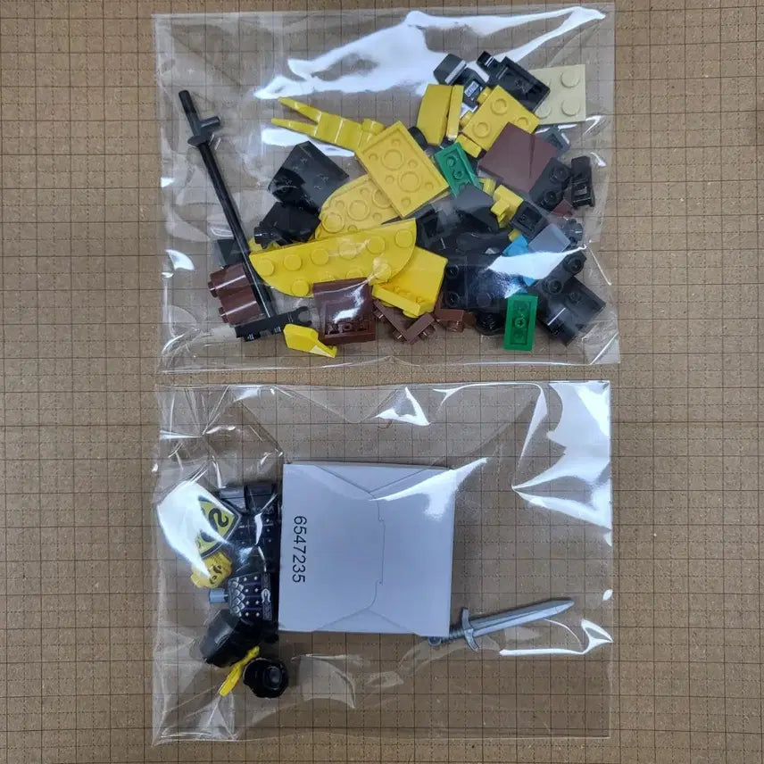 [BUNJANG] LEGO Castle Serpent Knight + Brick Horse (Unused) / 레고 캐슬 뱀기사+브릭말 미사용 팝니다